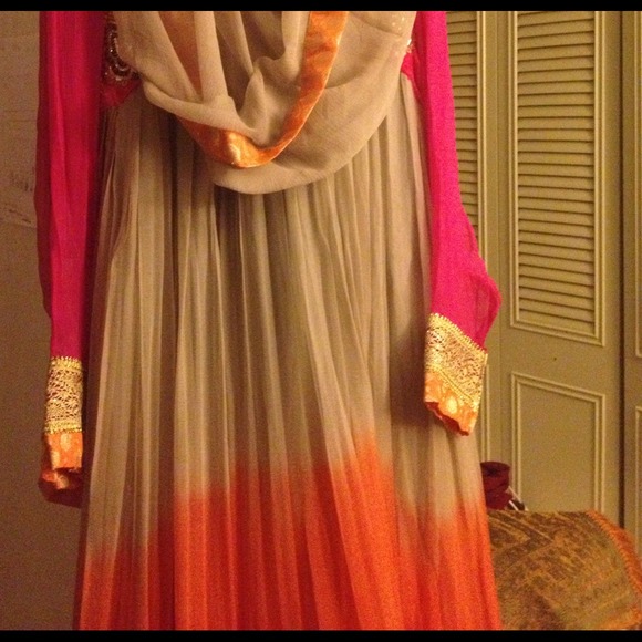 Pakistani three color combination free gown .. - Picture 2 of 4