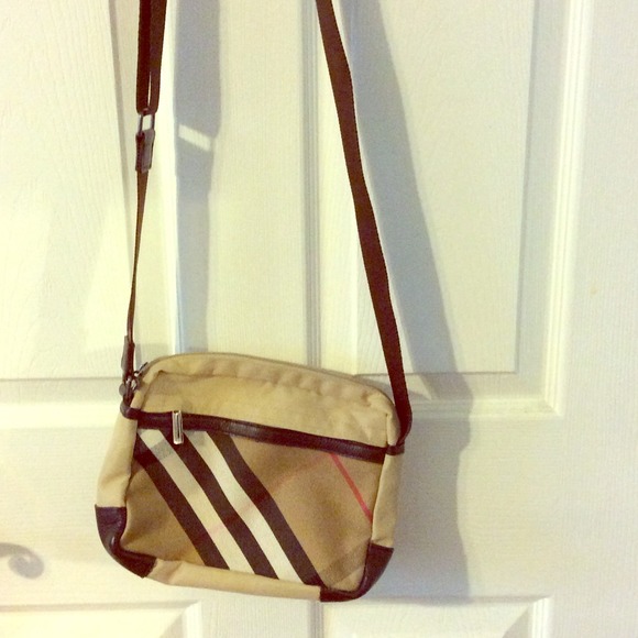 Adjustable cross body bag