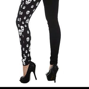 SOLD OUT -- Hot Topic Skinny Jeans Skull Split Leg