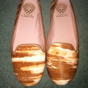 💯 BRAND NEW Calf Fur Vince Camuto Flats