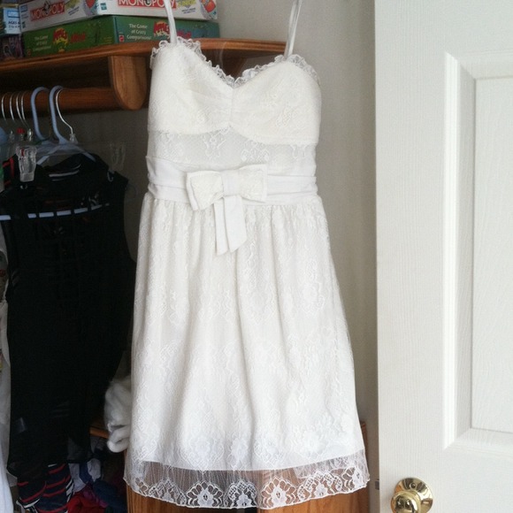 White laced dress
