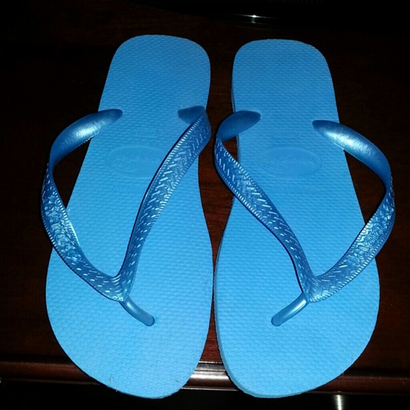 SOLD!! Haviana flip flops