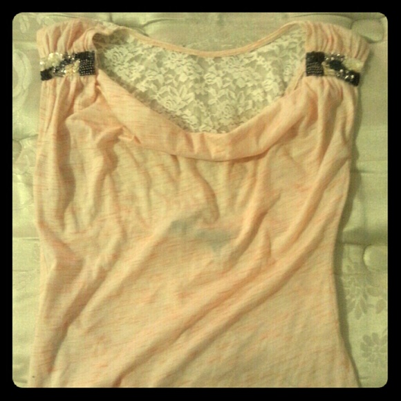 PRICE DROP Scoop neck tanktop with lace back