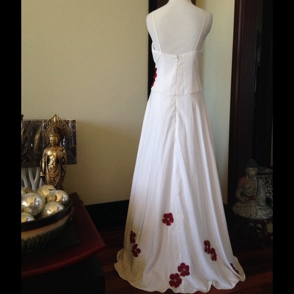 Sublime White Gown with 3D Blooms - Picture 2 of 4