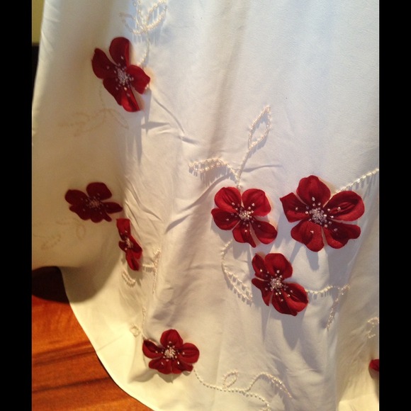 Sublime White Gown with 3D Blooms - Picture 4 of 4