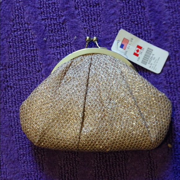 Gold metallic kiss lock clutch with chain
