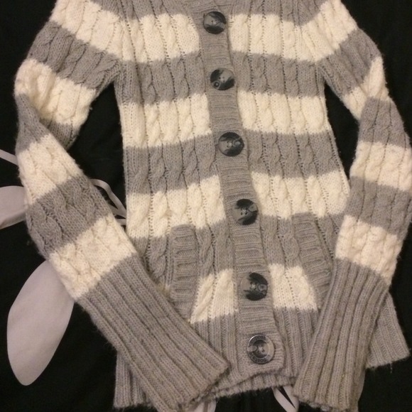 Sweater - Picture 3 of 4