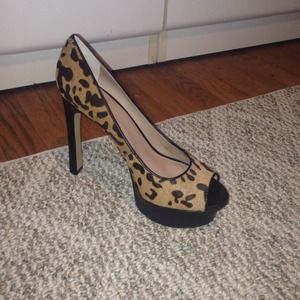 Vince Camuto Leopard Pumps !!!! Never Worn!!!!!!!
