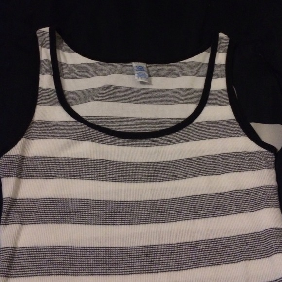 Tank top - Picture 2 of 3