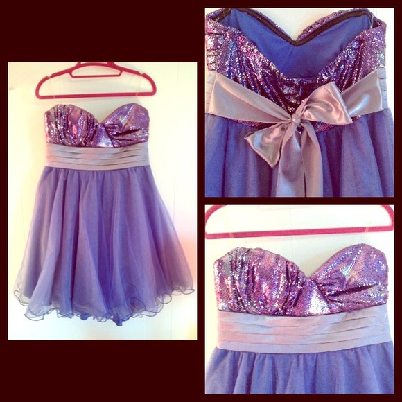 Gorgeous blue sequin/ tulle prom dress! 💙💎