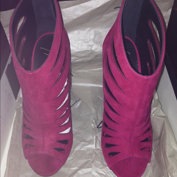 🚫SOLD🚫 Giuseppe Zanotti suede bootie - Picture 2 of 4