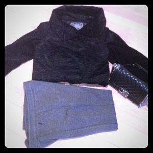 Guess cropped jacked in black