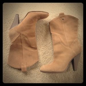 American Eagle suede boots