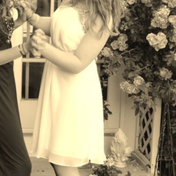 Elegant white dress!