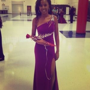 One shoulder purple caché dress