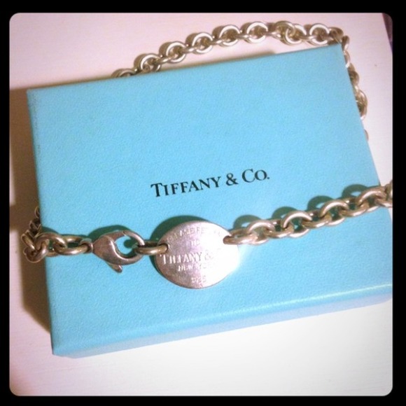Tiffany & Co. "Please Return" classic choker✨