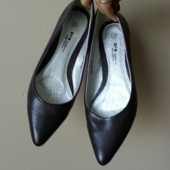 Pointed toe flats -perfect for casual or business!