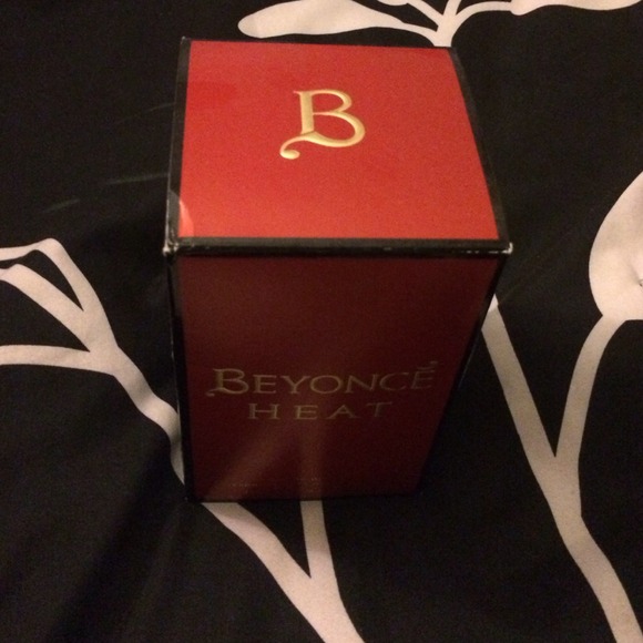 Perfume - Picture 2 of 4