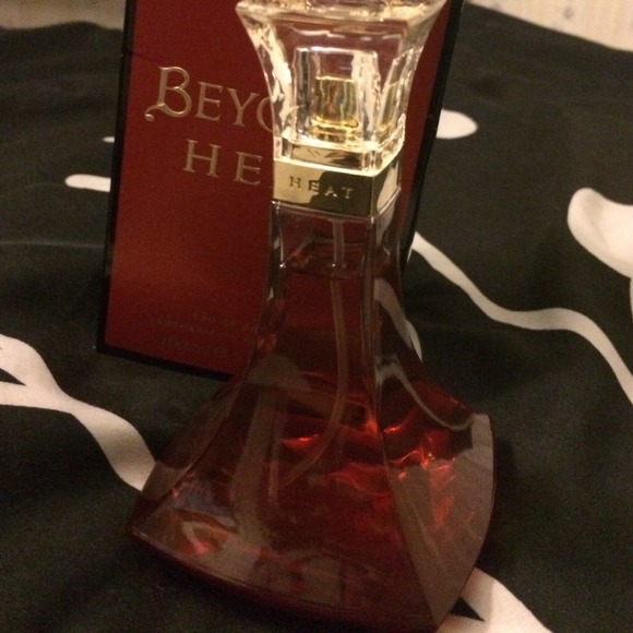 Perfume - Picture 4 of 4