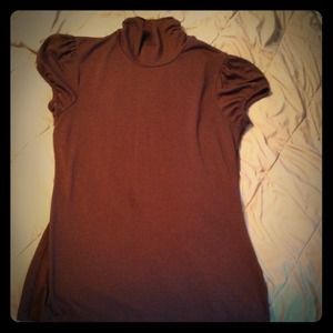 Brown mock neck short sleeve shirt
