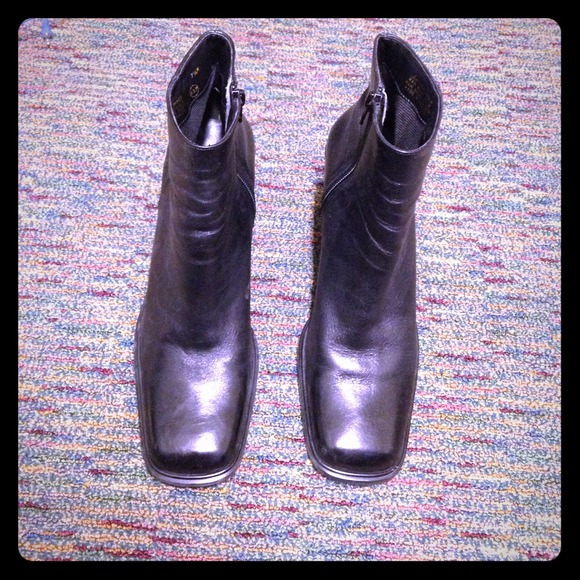 Nine West black boots