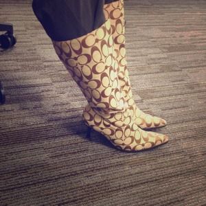 Coach boots size 8/9