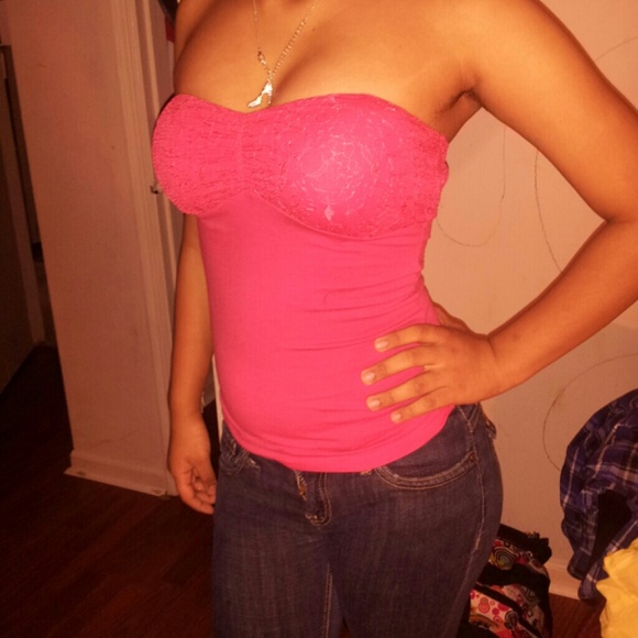 Cute Strapless Top - Picture 1 of 3