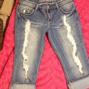 Cute ripped denim capris