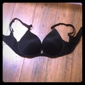 VICTORIA'S SECRET BLACK PLUNGE BRA