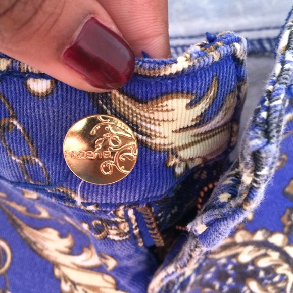 Jeans - Picture 2 of 4