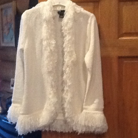 Dialogue sweater