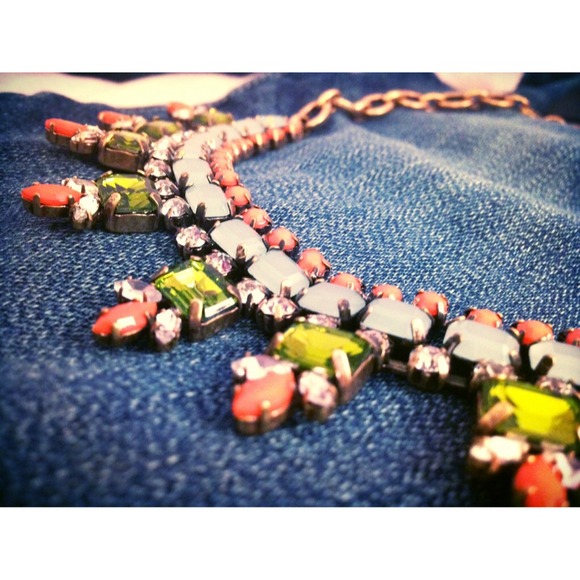 🚫SOLD🚫 🎉HP🎉  J. Crew Statement Necklace