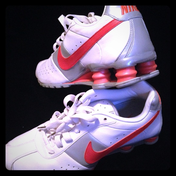 ⛔️RESERVED⛔️Like new - white and orange Nike Shox!