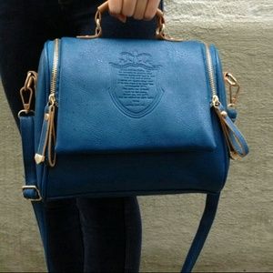 Leather blue hand bag/crossbody