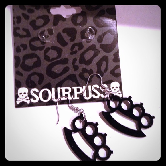 Brass Knuckle earrings ❌⭕️❌⭕️