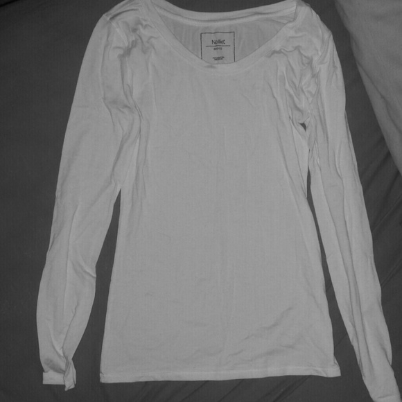 Long sleeved white Nollie top