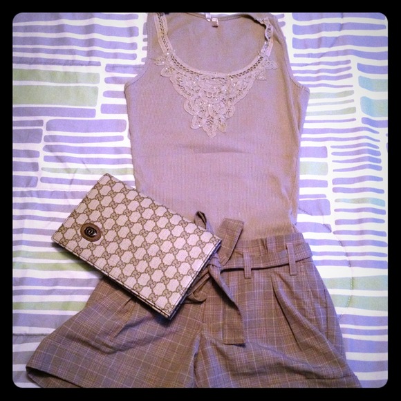 SOLD********Sleevless top - Picture 1 of 2