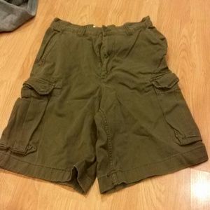 Green gap men's shorts