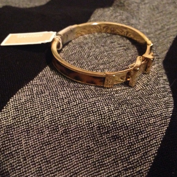 SOLD IN BUNDLE- Michael Kors Heritage Bracelet