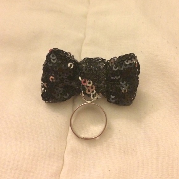 Ring - Picture 2 of 4