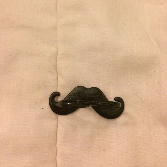 Ring - Picture 3 of 4