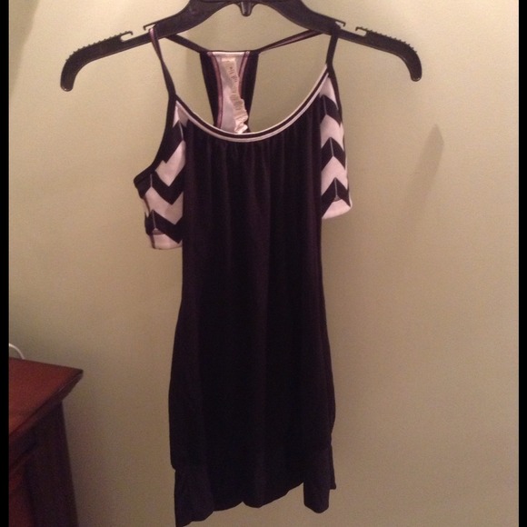 Lululemon No Limits Tank in size 4