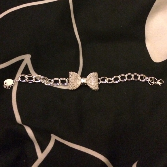 Bow Bracelet
