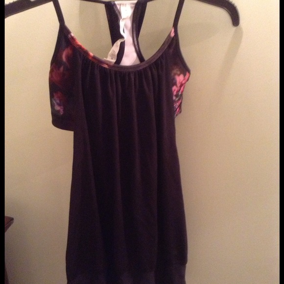Lululemon SPRING HAS SPRUNG NO LIMITS Tank size 4