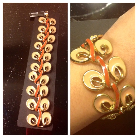 Banana Republic Bracelet ✨