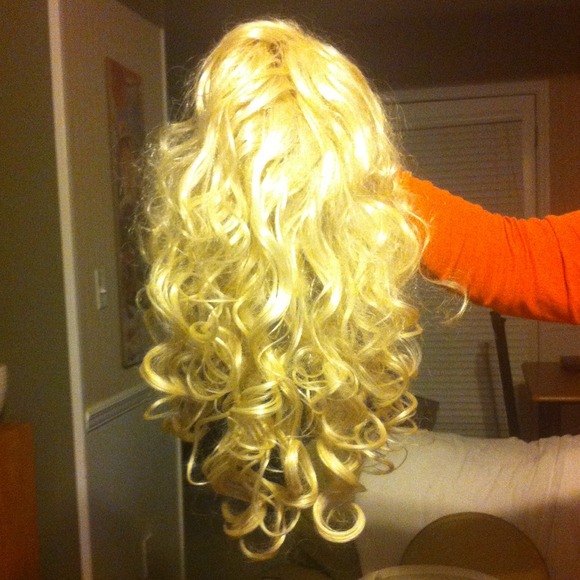 Blonde wig