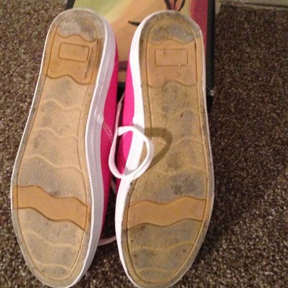 Pink shoes - Picture 3 of 3