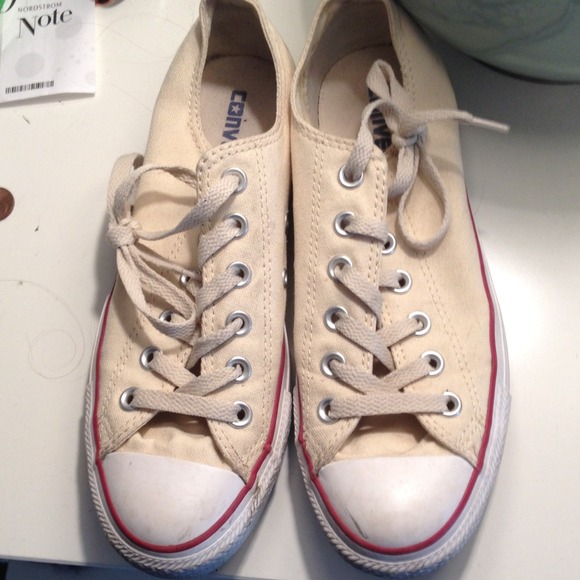 Off White Low Top Converse