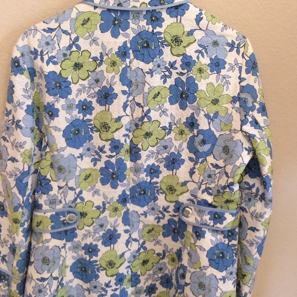 Coat - Picture 3 of 4