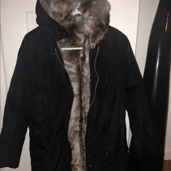 💕💕REDUCED💕💕 Winter coat; faux fur lined.